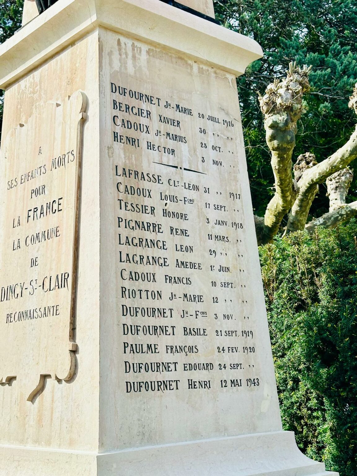 monument aux morts dingy 2024